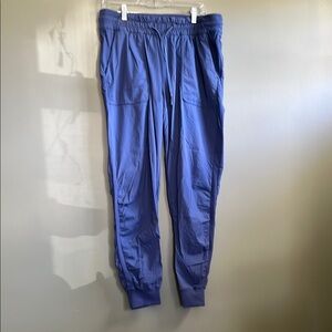 Lululemon women’s joggers